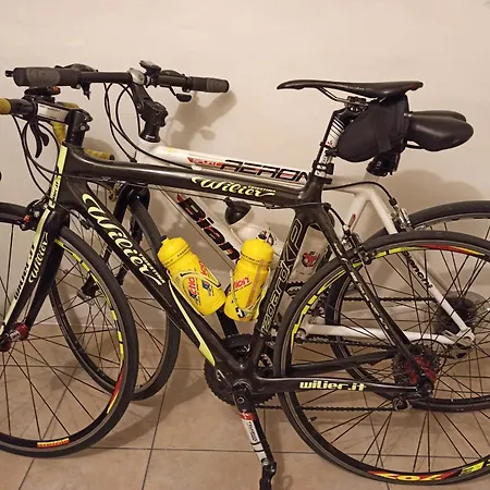 Palazzo Boscareto - Di Charme In Centro Storico - Garage Moto, Box Bici Bed & Breakfast Corinaldo