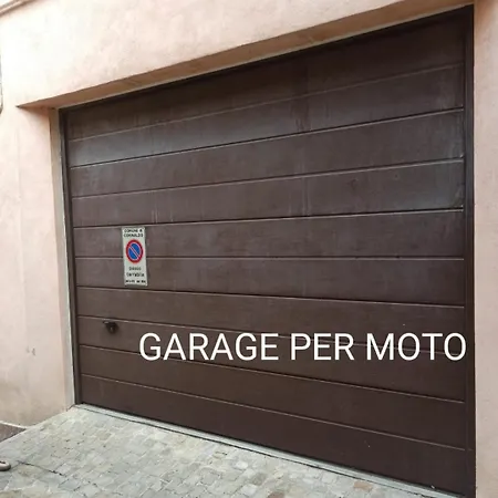 Bed & Breakfast Palazzo Boscareto - Di Charme In Centro Storico - Garage Moto, Box Bici *