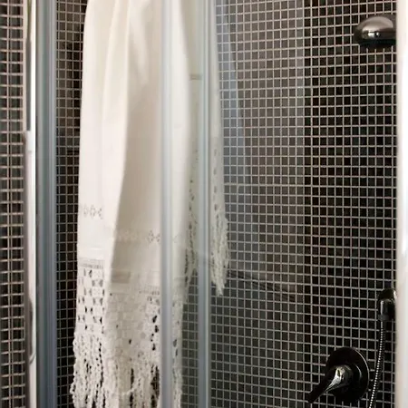 Palazzo Boscareto - Di Charme In Centro Storico - Garage Moto, Box Bici Bed & Breakfast *