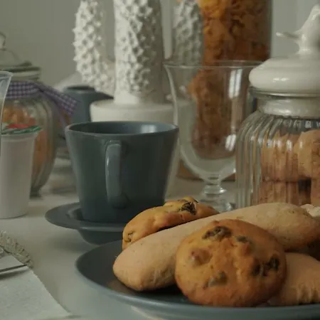 Palazzo Boscareto - Di Charme In Centro Storico - Garage Moto, Box Bici Bed & Breakfast 3*